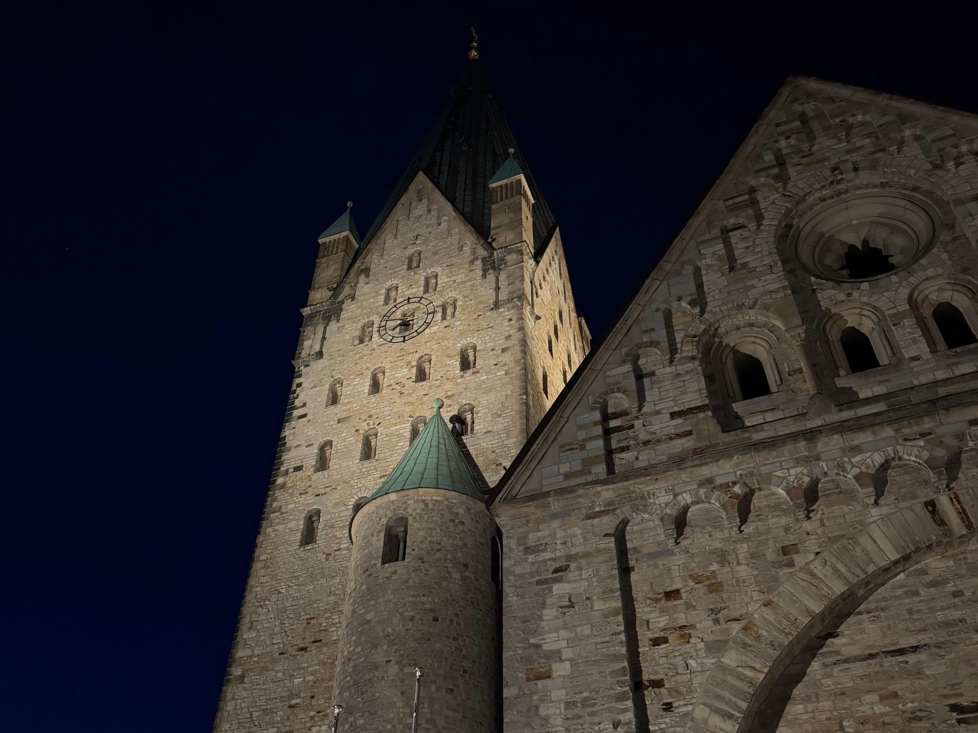 Taschenlampenführung im Paderborner Dom